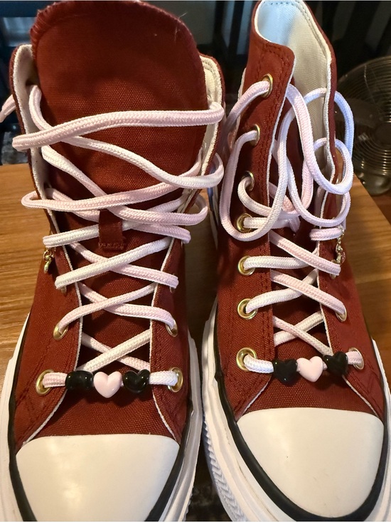 Converse All Stars Shoes - Converse Chuck Taylor platform Canvas High-Top Sneakers with Pink Laces & charms
